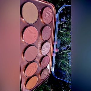 Beauty Treats Golden Glow Shimmer and Matte Palette